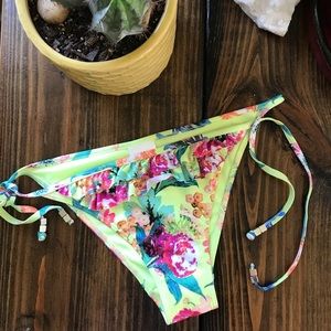 Floral string bikini bottoms XS